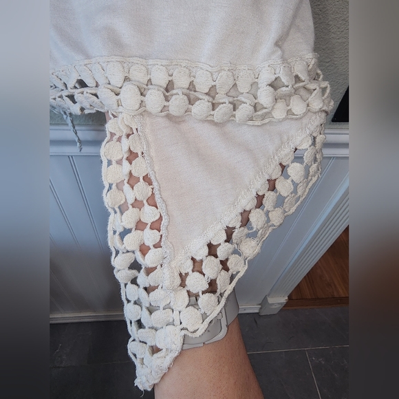 Charlotte Russe White Party Tank Top with Open Back Size Small - Picture 4 of 5